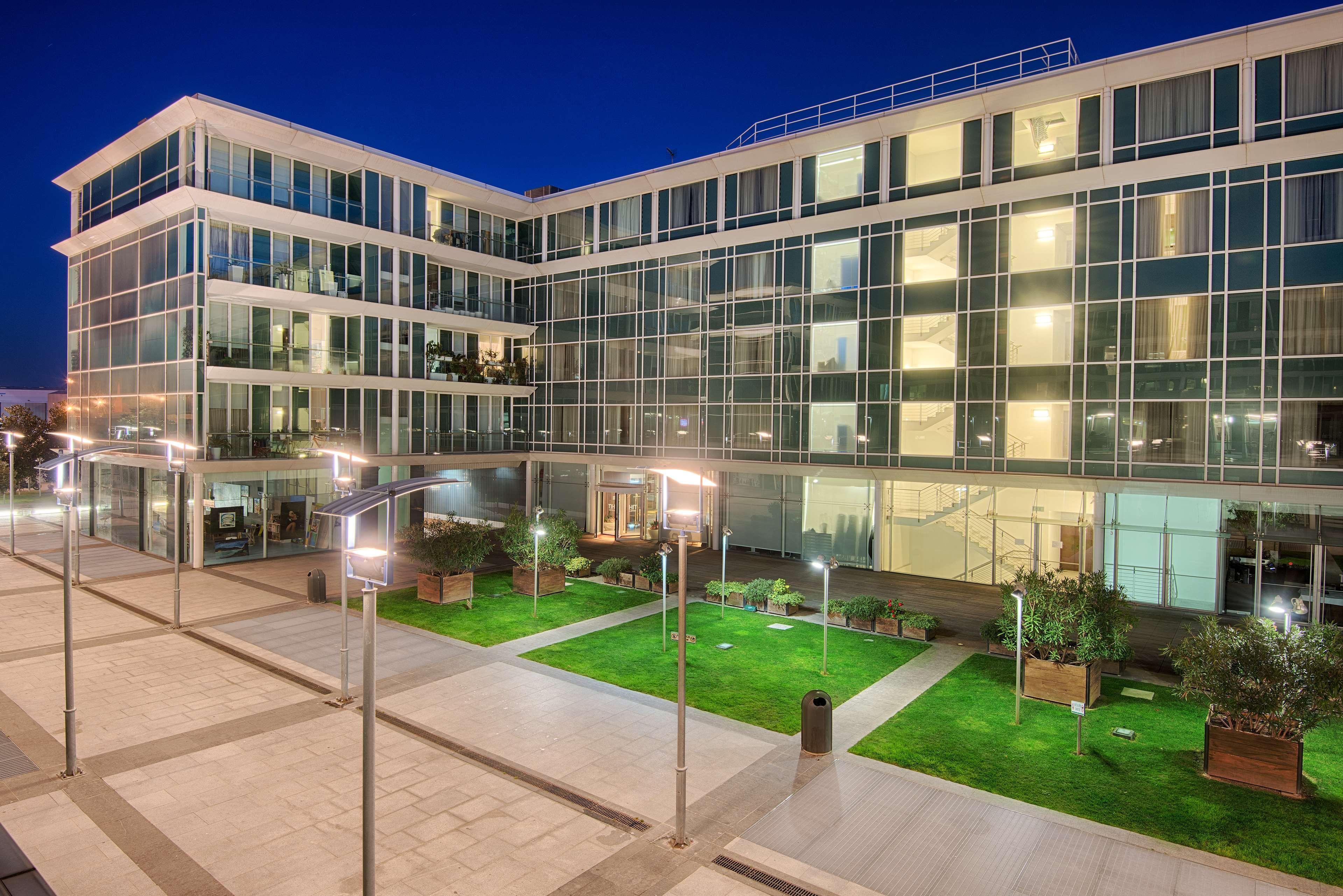 Hotel NH Savona Darsena Esterno foto