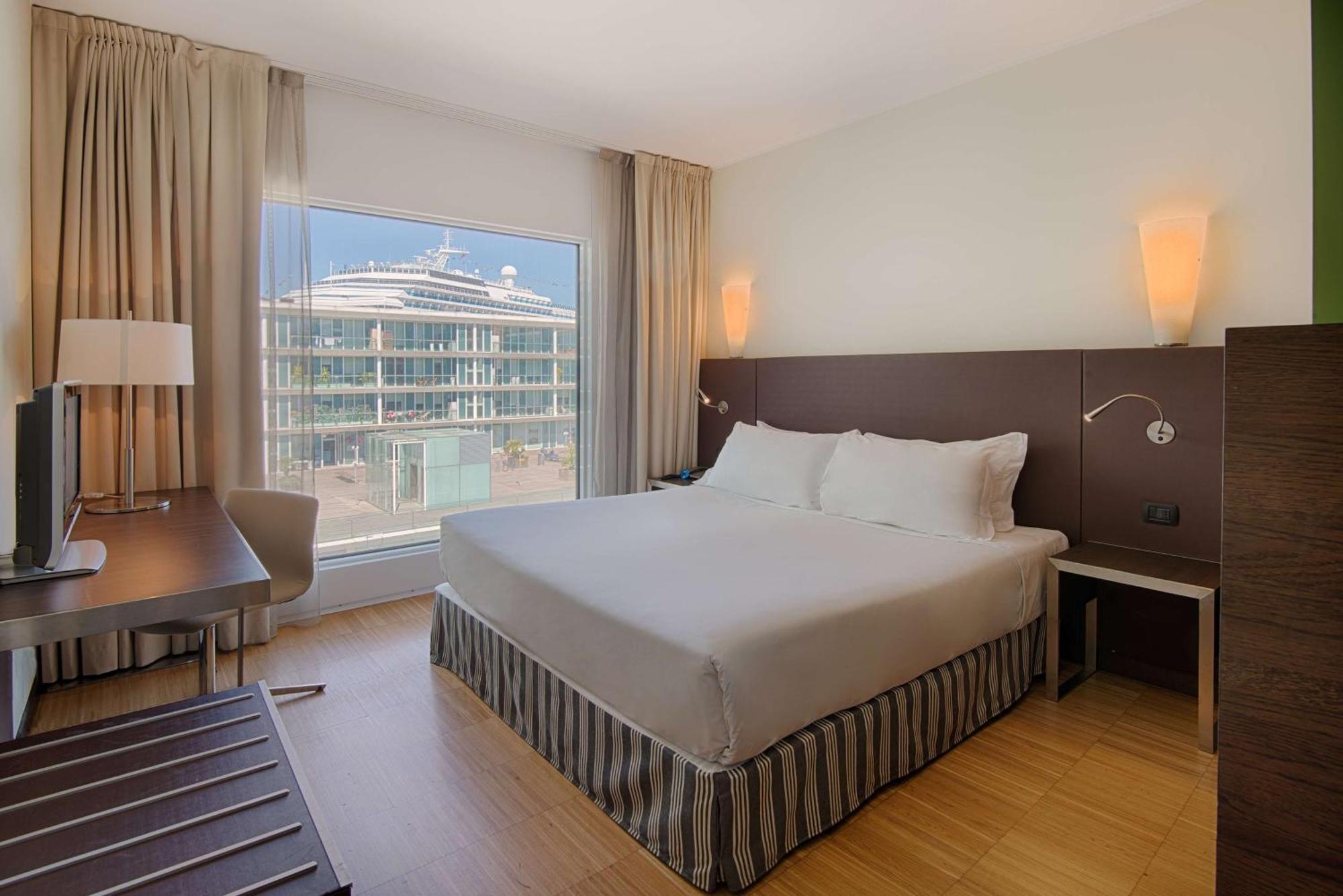 Hotel NH Savona Darsena Esterno foto