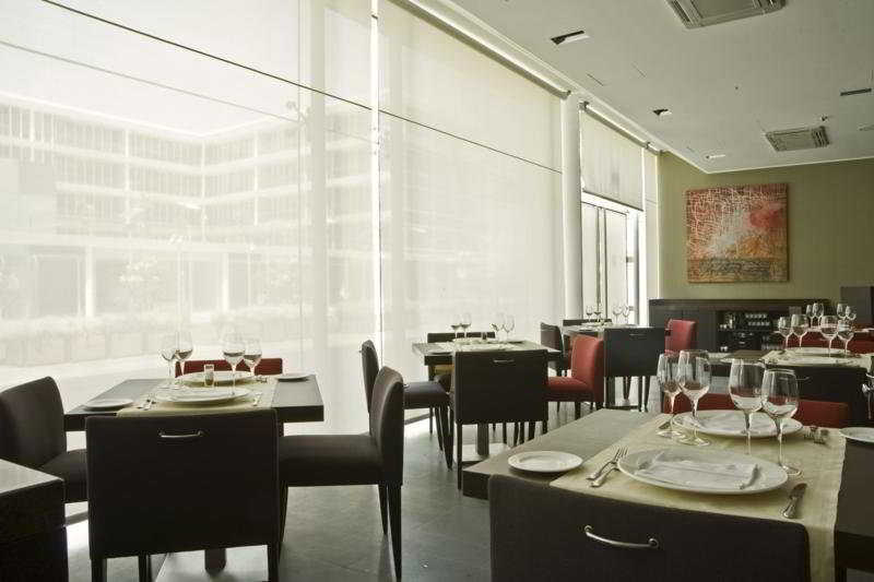 Hotel NH Savona Darsena Esterno foto