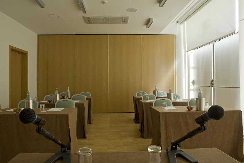 Hotel NH Savona Darsena Esterno foto