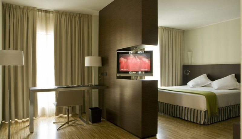 Hotel NH Savona Darsena Esterno foto